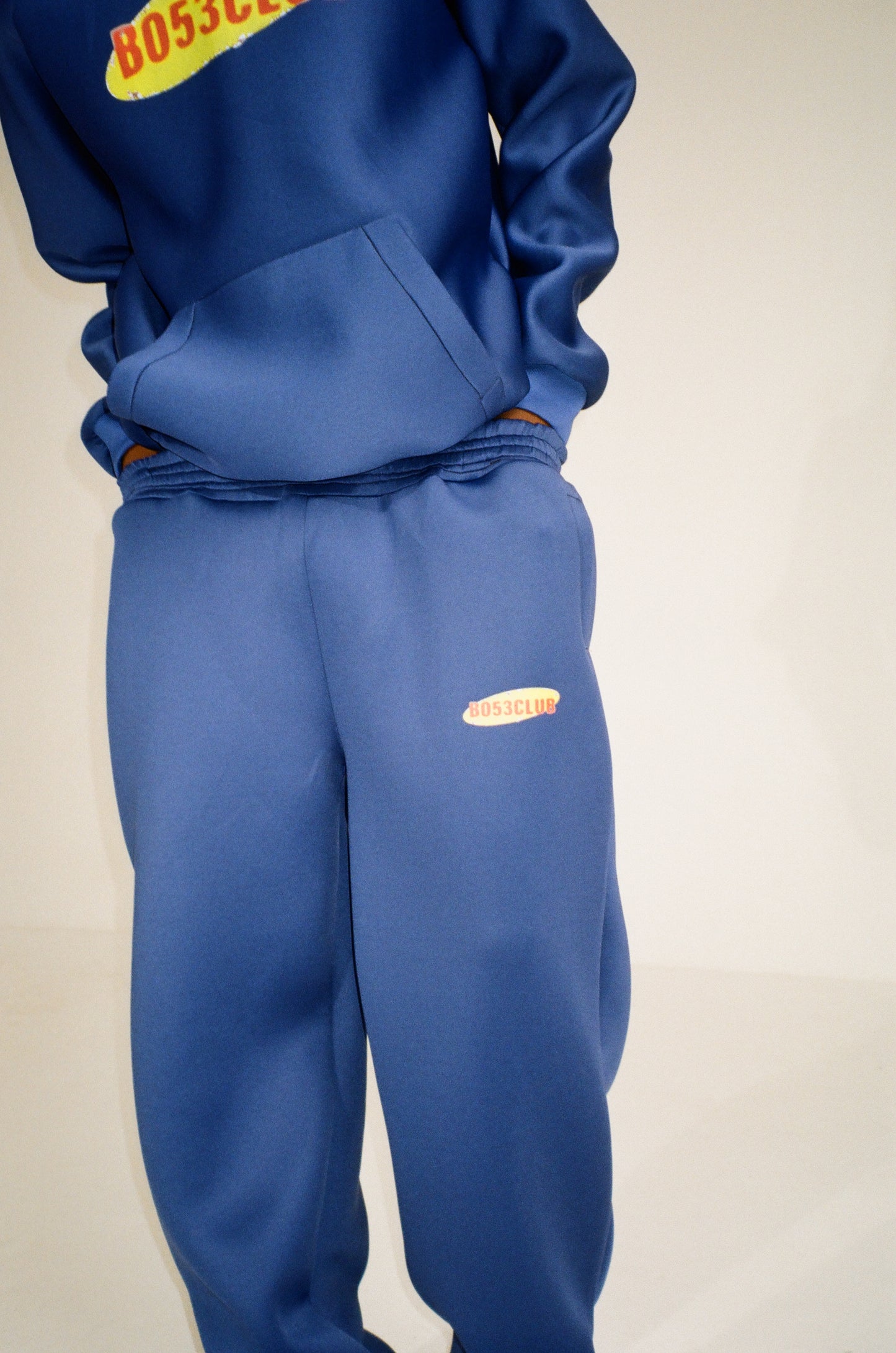 TRACKPANTS